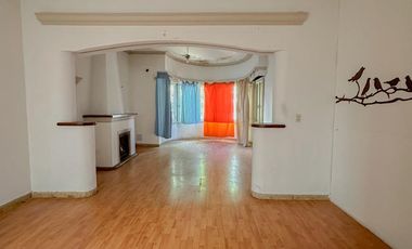 Casa muy amplia en lote propio a RECICLAR  en Ramos Mejía Sur Centro