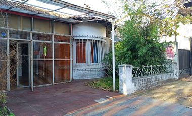 Casa muy amplia en lote propio a RECICLAR  en Ramos Mejía Sur Centro