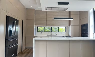 casa en arriendo en la calera. Cod A121133010