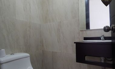 Casa de venta en Av El Tejar – código:16716