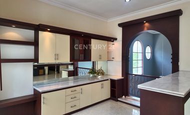 Rumah Mewah Di Perumahan Maguwoharjo Dekat Kampus UPN