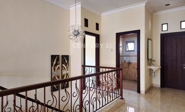 Rumah Mewah Di Perumahan Maguwoharjo Dekat Kampus UPN