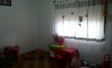 Chalet 3 Ambientes con entrada de auto