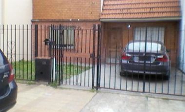 Chalet 3 Ambientes con entrada de auto