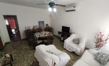 Casa en venta en Moron Sur