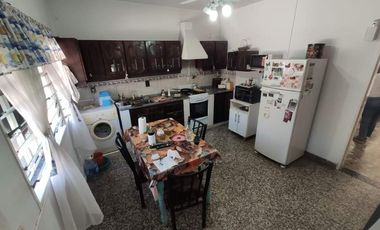 Casa en venta en Moron Sur