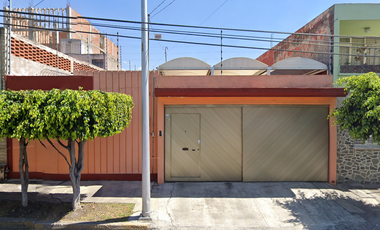 Casa en venta en Jardines de San Manuel, Puebla.