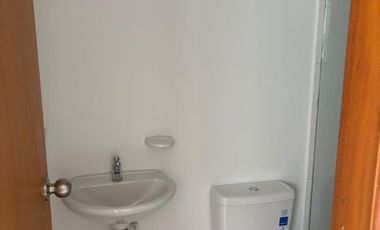 apartamento en arriendo en prados del este. Cod A3423