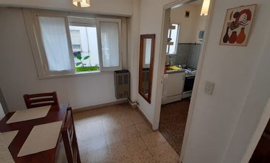 Alquiler temporario - Departamento · 2 ambientes c/ balcón saliente · Lamadrid 2252