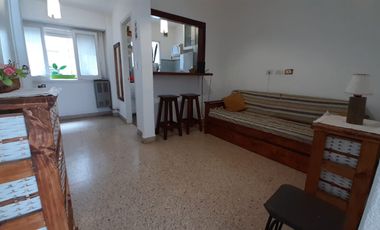 Alquiler temporario - Departamento · 2 ambientes c/ balcón saliente · Lamadrid 2252