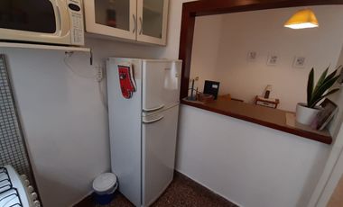 Alquiler temporario - Departamento · 2 ambientes c/ balcón saliente · Lamadrid 2252