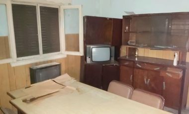 Casa c/ Galpon y Garaje + Departamento en Block