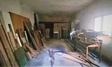 Casa c/ Galpon y Garaje + Departamento en Block