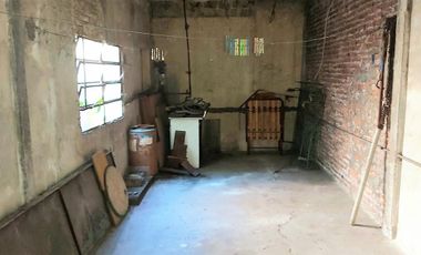 Casa c/ Galpon y Garaje + Departamento en Block