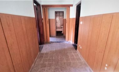 Casa c/ Galpon y Garaje + Departamento en Block