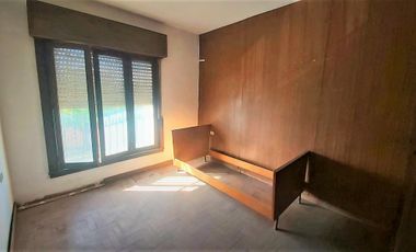 Casa c/ Galpon y Garaje + Departamento en Block