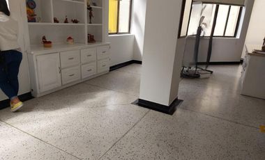 oficina en arriendo/venta en centro. Cod V5155