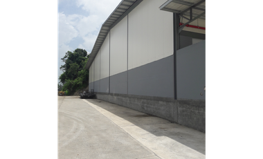 Vendo Complejo de 4 Bodegas ID6362JD