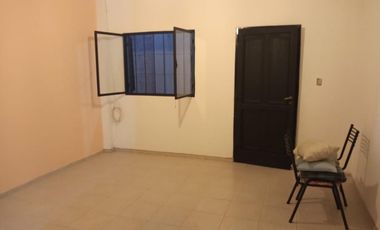 Venta Monoambiente con patio en Morón.