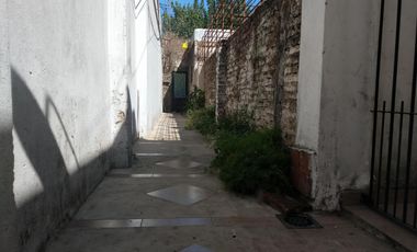 Venta Monoambiente con patio en Morón.