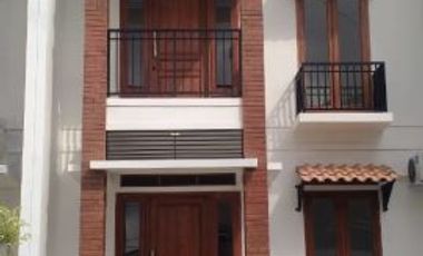 RUMAH SIAP HUNI 2 LANTAI HARGA MIRING DI TENGAH KOTA JOGJA