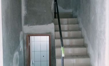RUMAH SIAP HUNI 2 LANTAI HARGA MIRING DI TENGAH KOTA JOGJA