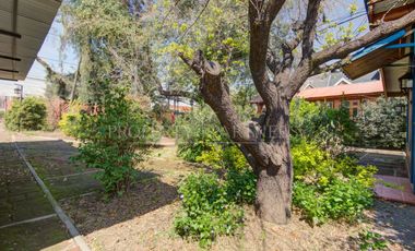 Casa con Amplio terreno, con hermoso entorno natural.