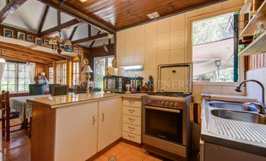 Casa con Amplio terreno, con hermoso entorno natural.