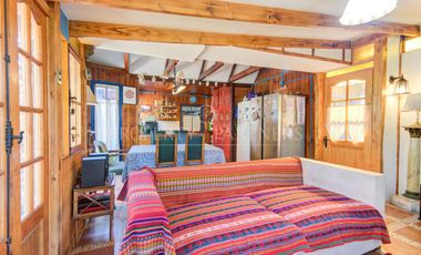 Casa con Amplio terreno, con hermoso entorno natural.