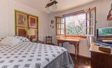 Casa con Amplio terreno, con hermoso entorno natural.