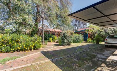 Casa con Amplio terreno, con hermoso entorno natural.