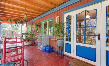 Casa con Amplio terreno, con hermoso entorno natural.