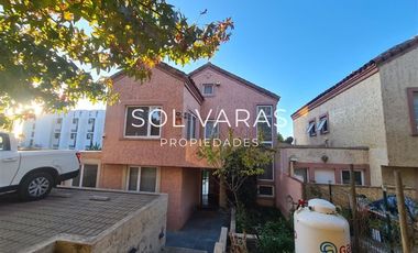 Amplia Casa 4 a 5 dormitorios Patio y Quincho en Montemar