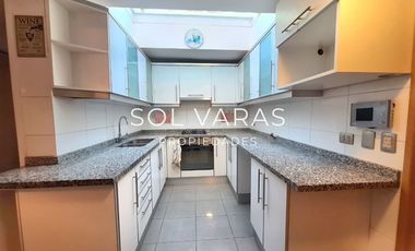 Amplia Casa 4 a 5 dormitorios Patio y Quincho en Montemar