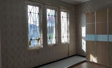 Disewakan rumah MEWAH DEKAT GALAXY MALLDharmahusada Mas