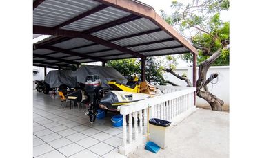 En venta casa y terreno ideal para hostería u hotel