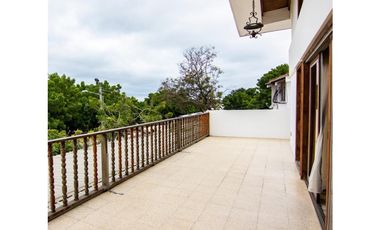 En venta casa y terreno ideal para hostería u hotel