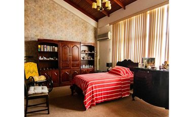 En venta casa y terreno ideal para hostería u hotel