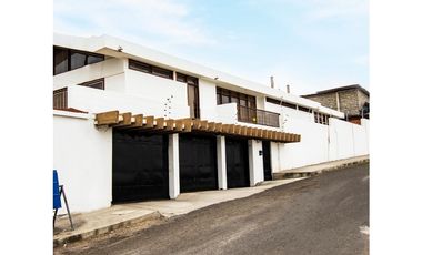 En venta casa y terreno ideal para hostería u hotel