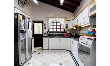En venta casa y terreno ideal para hostería u hotel