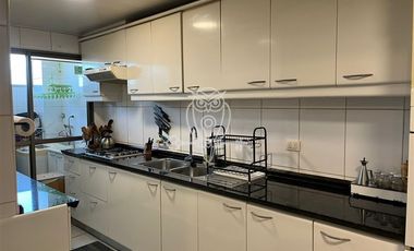 Departamento en venta de 3 dorm y 3 baños en Vitacura