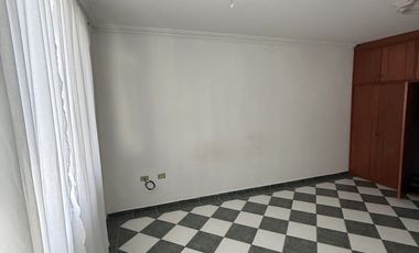 EXCELENTE CASA EN FRACCIONAMIENTO PIRAMIDES CON AMPLIOS ESPACIOS