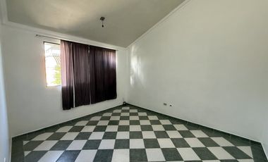 EXCELENTE CASA EN FRACCIONAMIENTO PIRAMIDES CON AMPLIOS ESPACIOS