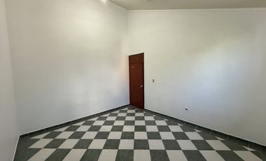 EXCELENTE CASA EN FRACCIONAMIENTO PIRAMIDES CON AMPLIOS ESPACIOS