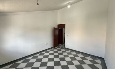 EXCELENTE CASA EN FRACCIONAMIENTO PIRAMIDES CON AMPLIOS ESPACIOS