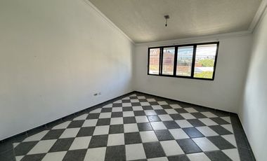 EXCELENTE CASA EN FRACCIONAMIENTO PIRAMIDES CON AMPLIOS ESPACIOS