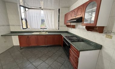 EXCELENTE CASA EN FRACCIONAMIENTO PIRAMIDES CON AMPLIOS ESPACIOS