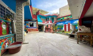 Casa extravagante en venta a un par de cuadras del centro de Tepotzotlán.