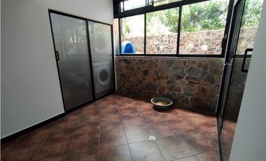 CASA UNIFAMILIAR EN VENTA AMAZONIA BELLO