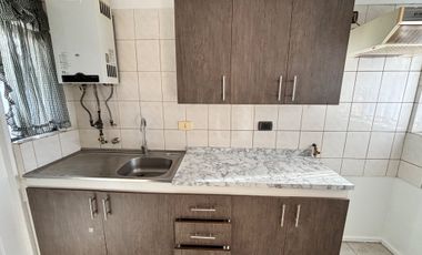 Casa sólida e independiente de un piso en condominio en Quillota